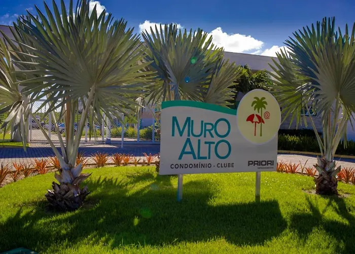 Flat Terreo Muro Alto Condomínio Clube com Sala Reversível para segundo quarto Pôrto das Galinhas